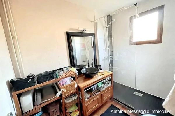 Maison familiale de 9 pièces dans un village calme à 5 km de VERNON