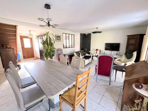 Maison familiale de 9 pièces dans un village calme à 5 km de VERNON