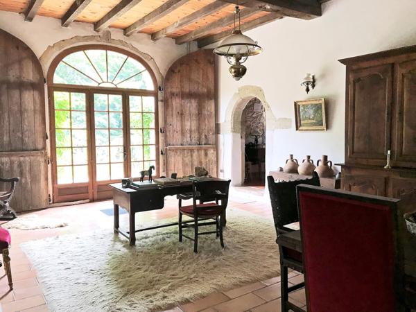 PROPRIETE DU 16e SIECLE, SUR 3 HECTARES, GRANGES, IDEAL CHEVAUX