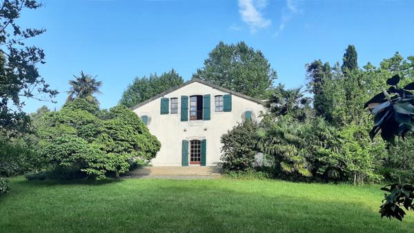 PROPRIETE DU 16e SIECLE, SUR 3 HECTARES, GRANGES, IDEAL CHEVAUX