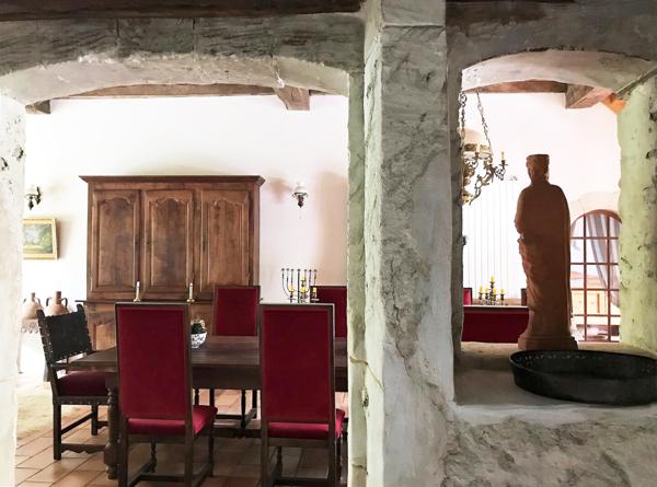 PROPRIETE DU 16e SIECLE, SUR 3 HECTARES, GRANGES, IDEAL CHEVAUX