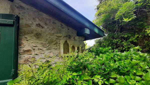 PROPRIETE DU 16e SIECLE, SUR 3 HECTARES, GRANGES, IDEAL CHEVAUX