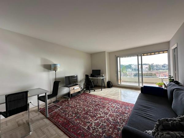 Appartement à vendre    2 pièces • 42,73 m2 Antibes