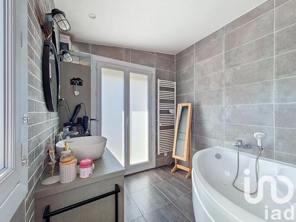 Maison à vendre 4 pièces 91 m² Villiers-le-Bâcle