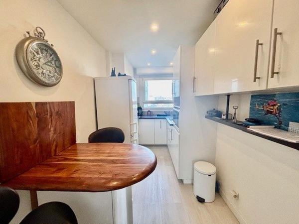 A VENDRE - Appartement 3 pièces avec balcon / Fontaine Michalon