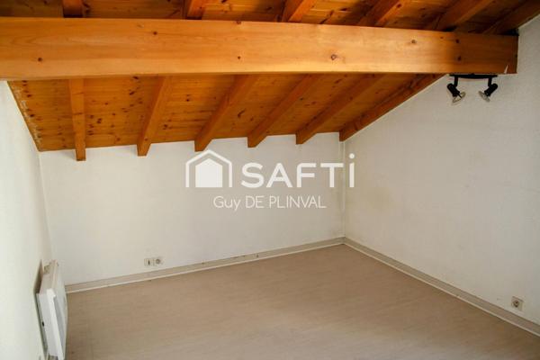 T3 sous combles avec mezzanine – Dernier étage, lumineux, centre village proche frontière