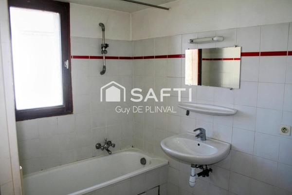 T3 sous combles avec mezzanine – Dernier étage, lumineux, centre village proche frontière