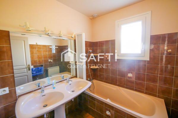 Maison de 145m² plain pied situé à la chataigneraie