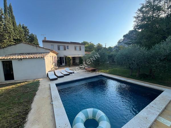 Magnifique maison au calme absolu avec des prestations haut de gamme.