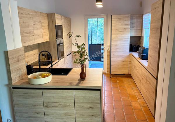Magnifique maison au calme absolu avec des prestations haut de gamme.