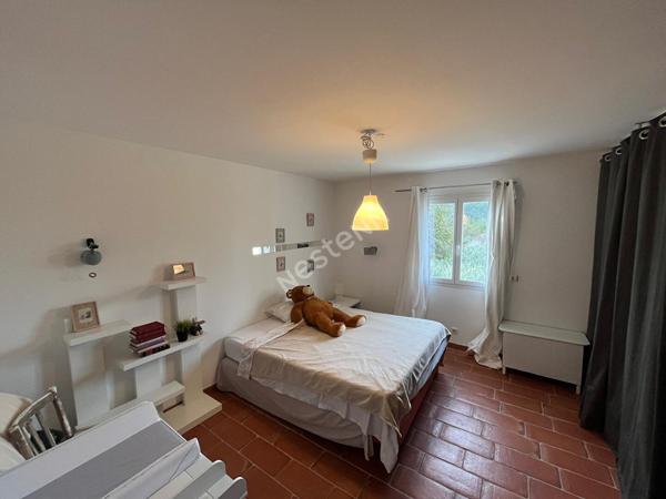 Magnifique maison au calme absolu avec des prestations haut de gamme.