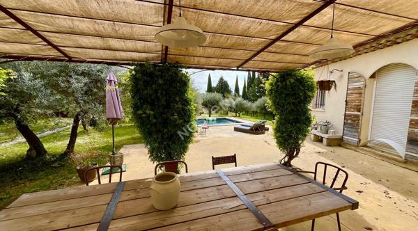 Magnifique maison au calme absolu avec des prestations haut de gamme.