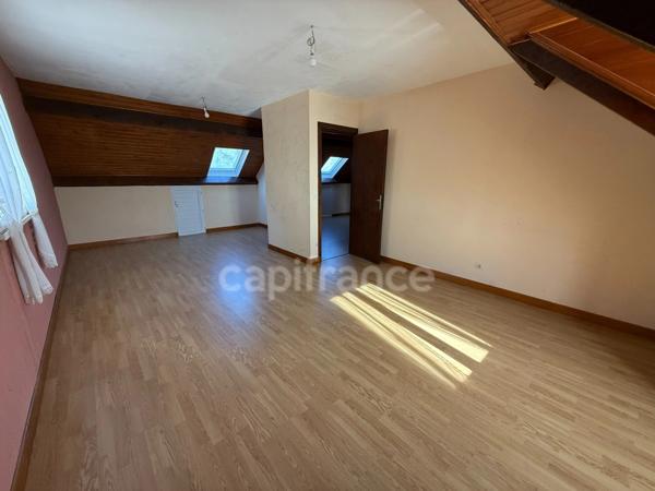 GRANDE MAISON AVEC VUE EXCEPTIONNELLE SUR LES PYRÉNÉES