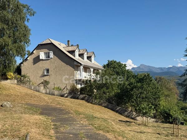 GRANDE MAISON AVEC VUE EXCEPTIONNELLE SUR LES PYRÉNÉES