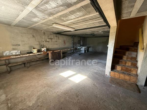 GRANDE MAISON AVEC VUE EXCEPTIONNELLE SUR LES PYRÉNÉES