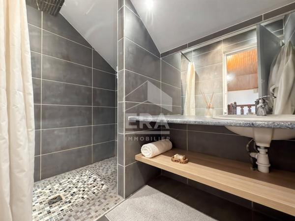 MAISON 8 PIÈCES 190 M², CHARME DE L'ANCIEN AVEC PISCINE