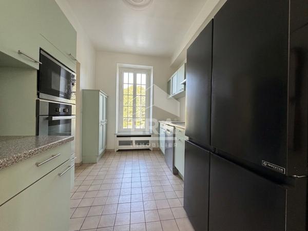MAISON 8 PIÈCES 190 M², CHARME DE L'ANCIEN AVEC PISCINE