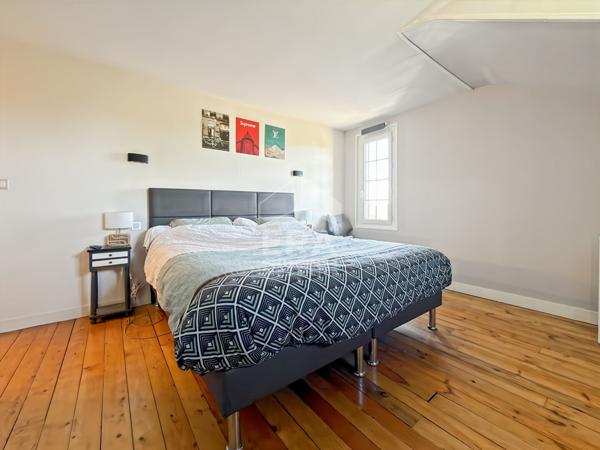 MAISON 8 PIÈCES 190 M², CHARME DE L'ANCIEN AVEC PISCINE