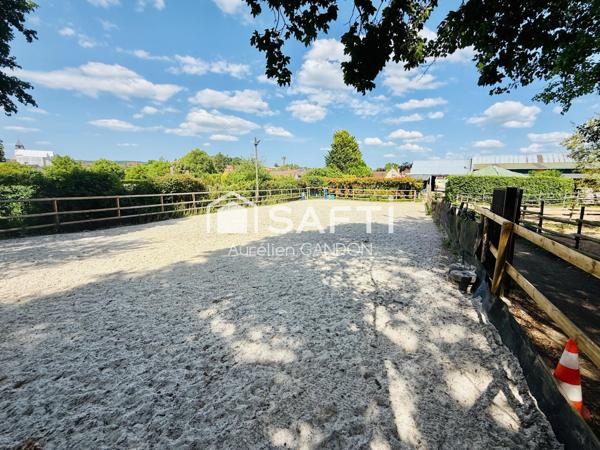 Maison et propriété équestre