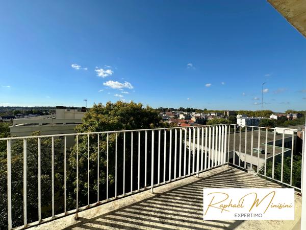 Versailles (78000) Versailles Montreuil, dernier étage vue panoramique T2 + balcon 54m2