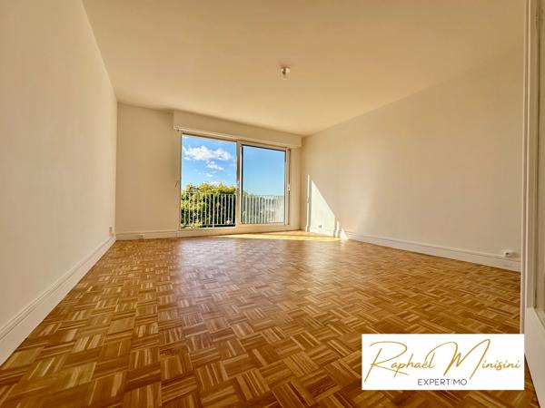 Versailles (78000) Versailles Montreuil, dernier étage vue panoramique T2 + balcon 54m2