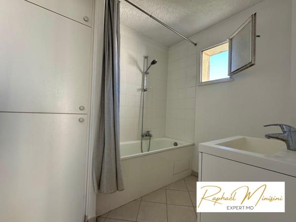 Versailles (78000) Versailles Montreuil, dernier étage vue panoramique T2 + balcon 54m2