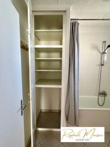 Versailles (78000) Versailles Montreuil, dernier étage vue panoramique T2 + balcon 54m2