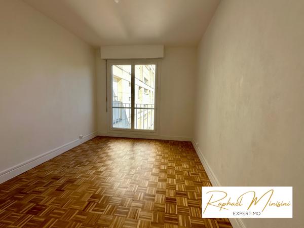 Versailles (78000) Versailles Montreuil, dernier étage vue panoramique T2 + balcon 54m2