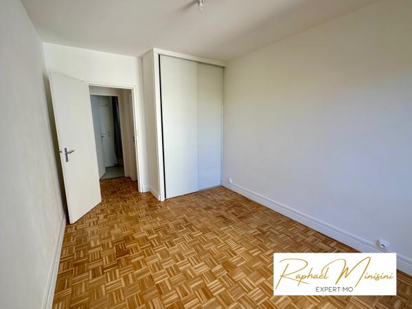 Versailles (78000) Versailles Montreuil, dernier étage vue panoramique T2 + balcon 54m2