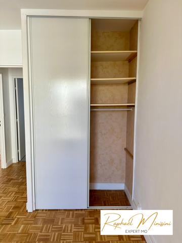 Versailles (78000) Versailles Montreuil, dernier étage vue panoramique T2 + balcon 54m2