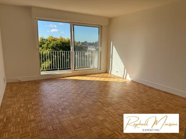 Versailles (78000) Versailles Montreuil, dernier étage vue panoramique T2 + balcon 54m2