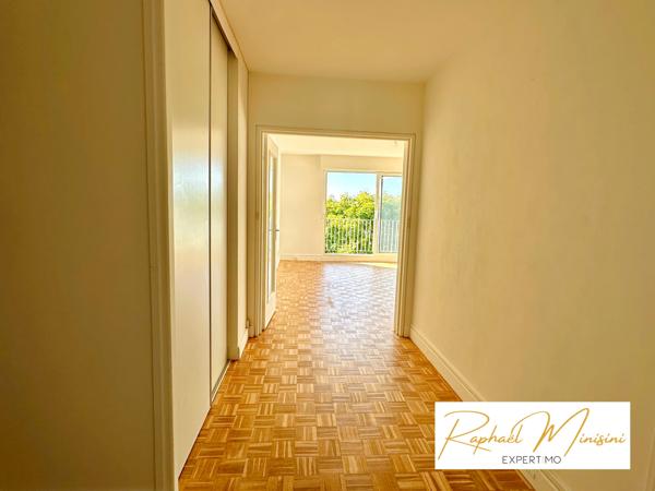 Versailles (78000) Versailles Montreuil, dernier étage vue panoramique T2 + balcon 54m2