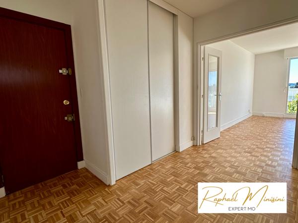 Versailles (78000) Versailles Montreuil, dernier étage vue panoramique T2 + balcon 54m2