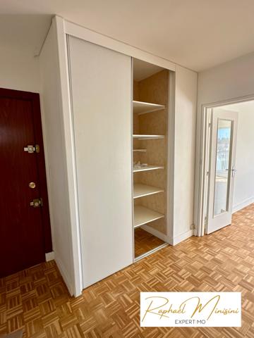 Versailles (78000) Versailles Montreuil, dernier étage vue panoramique T2 + balcon 54m2