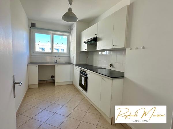 Versailles (78000) Versailles Montreuil, dernier étage vue panoramique T2 + balcon 54m2