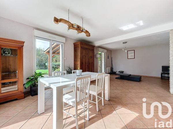 Maison traditionnelle 7 pièces de 165 m² à Betton (35830)