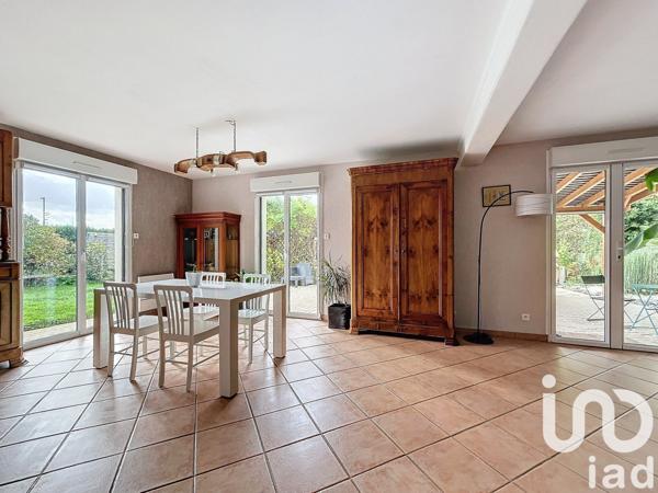 Maison traditionnelle 7 pièces de 165 m² à Betton (35830)