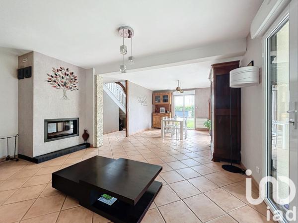 Maison traditionnelle 7 pièces de 165 m² à Betton (35830)