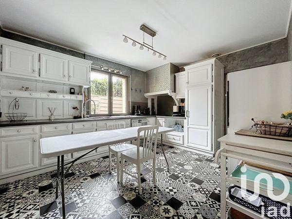 Maison traditionnelle 7 pièces de 165 m² à Betton (35830)