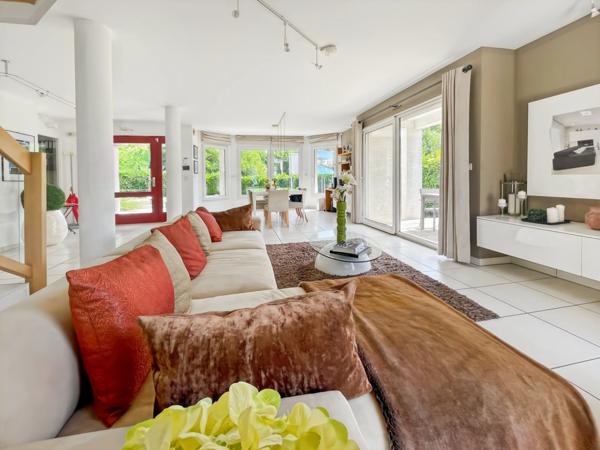 Maison 11 pièces de 250 m² à Brunstatt-Didenheim 68350