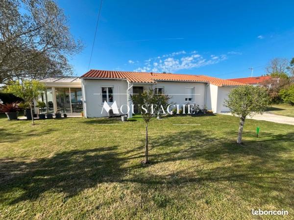 AGRÉABLE MAISON DE PLAIN-PIED RÉNOVÉE - PLAGE & COMMERCES À 10 MINUTES À PIED -