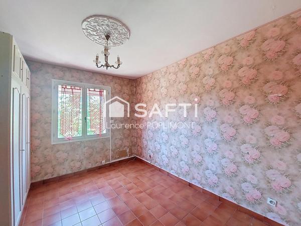 Fort potentiel de valorisation, maison provençale à rénover avec dépendance T2, piscine et pool house.