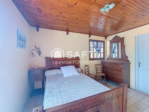 Fort potentiel de valorisation, maison provençale à rénover avec dépendance T2, piscine et pool house.