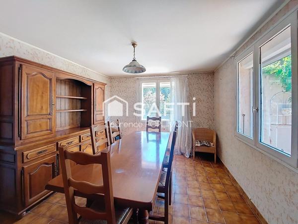 Fort potentiel de valorisation, maison provençale à rénover avec dépendance T2, piscine et pool house.