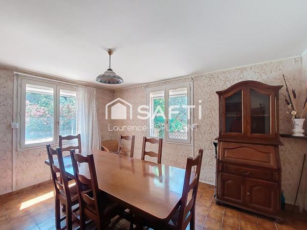 Fort potentiel de valorisation, maison provençale à rénover avec dépendance T2, piscine et pool house.