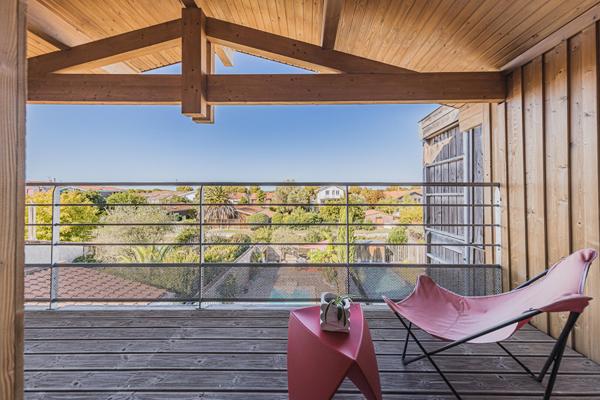 Maison en bois massif avec piscine et vue sur le Canelot, Port de La Teste-de-Buch