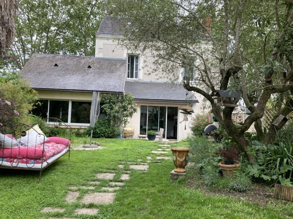 MAISON DE CHARME VUE IMPRENABLE SUR LA VIENNE 185 M² CHÂTELLERAULT Réf 2629