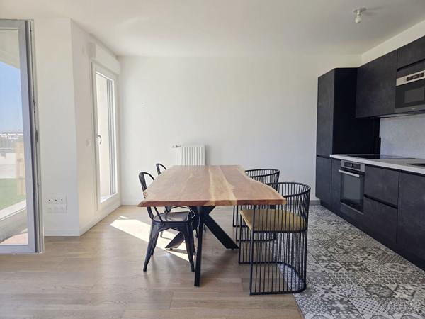 Appartement MEUBLÉ - Rueil Malmaison 4 pièce(s) 94 m2 Loyer 2 228 €/mois charges comprises **  - Référence  19836