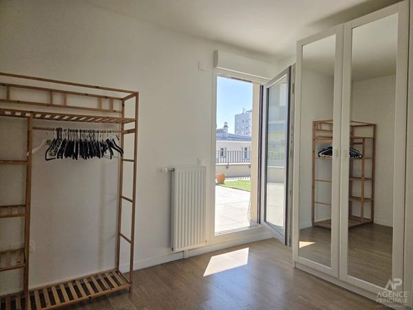 Appartement MEUBLÉ - Rueil Malmaison 4 pièce(s) 94 m2 Loyer 2 228 €/mois charges comprises **  - Référence  19836