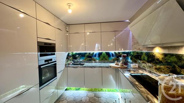 Appartement F5 à vendre  5 pièces - 102,18 m 2   CERGY  - 95